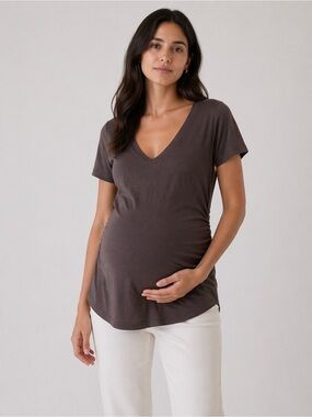 GAP V-Neck Short Sleeve Maternity Tee in Charcoal